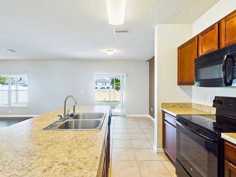 14517 Dunrobin Dr — Photo 20