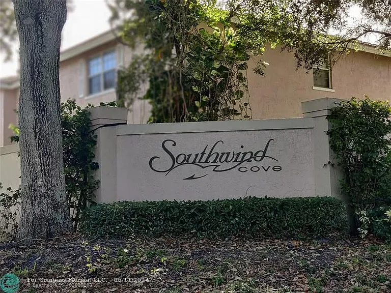 4047 NW 92nd Ave — Photo 2