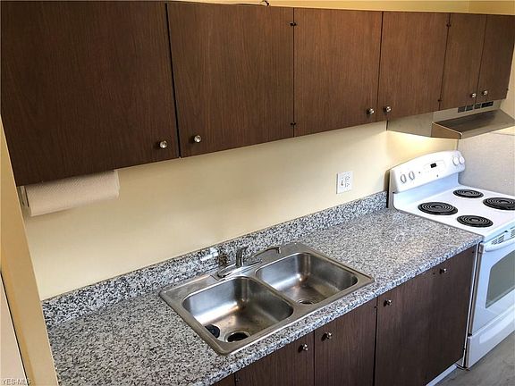 3rd image of 6680 Daisy Ct #2-O