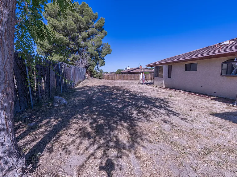 16979 Cherry Hill Dr — Photo 14