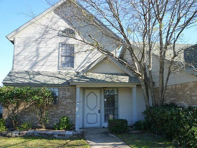 1st image of 2836 Shady Brook Dr