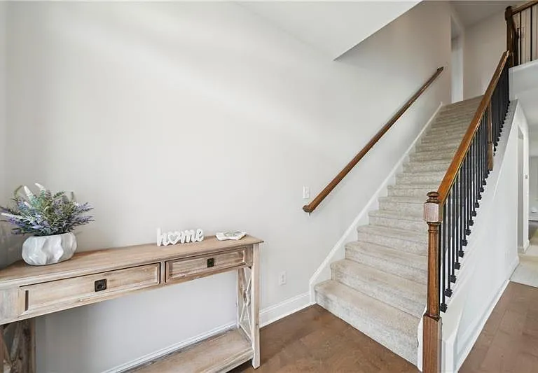 7455 Easton Valley Ln — Photo 23