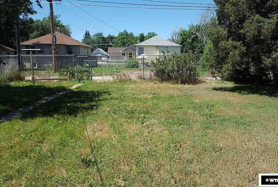 2nd image of 1566 W B St