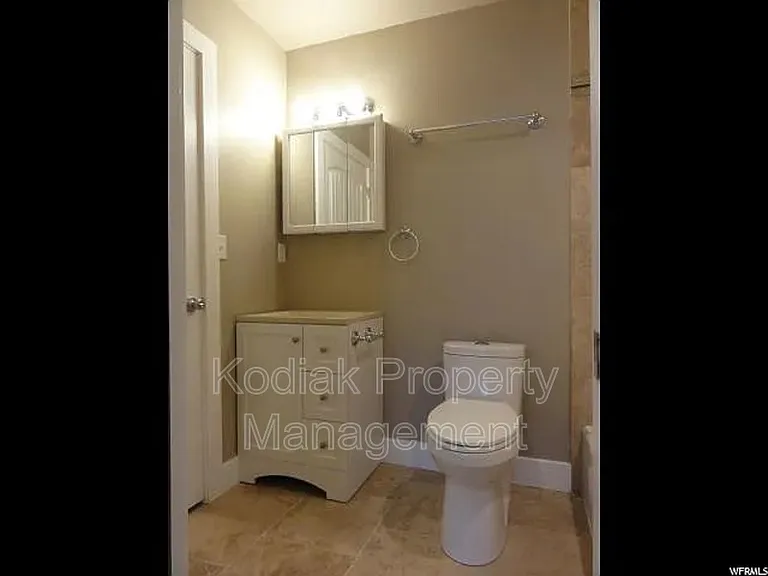 1987 S Lake St — Photo 12