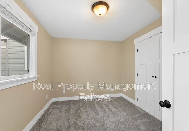 26616 NE Valley St #A — Photo 15