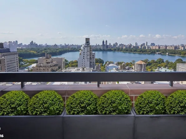 45 East 89th Street 22C image 1 of 8