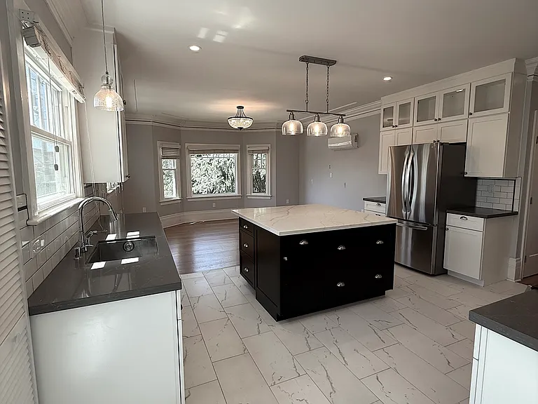 800 York St #800 — Photo 1