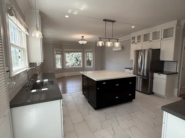 800 York St #800, Oakland, CA 94610