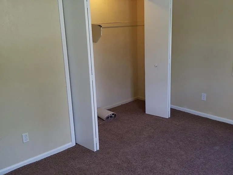 4233 Alhambra Dr — Photo 10