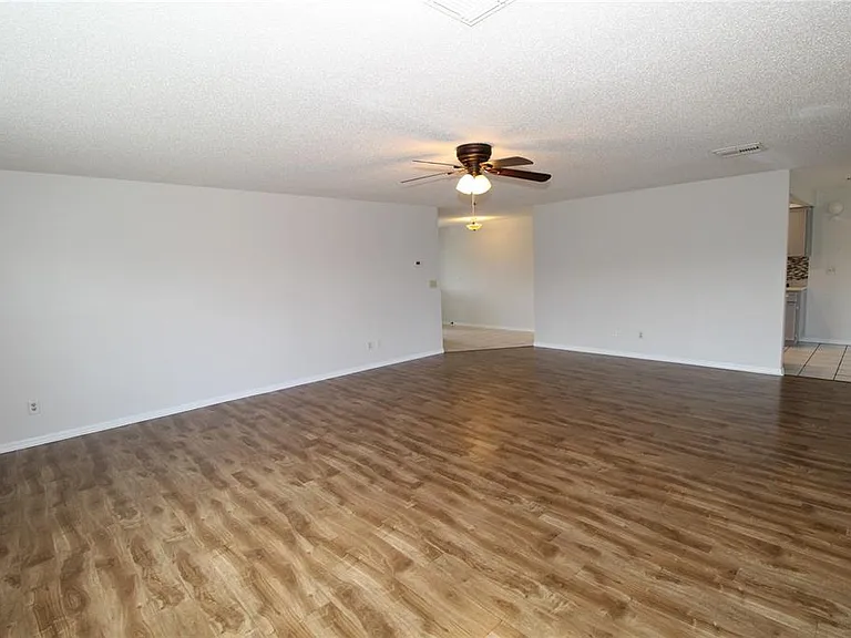 309 Bryce Ct — Photo 7