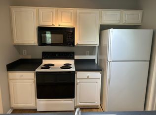 42723 Richmond Dr, Sterling Heights, MI 48313