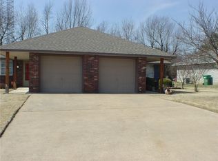 1916 S 18th St, Rogers, AR 72758