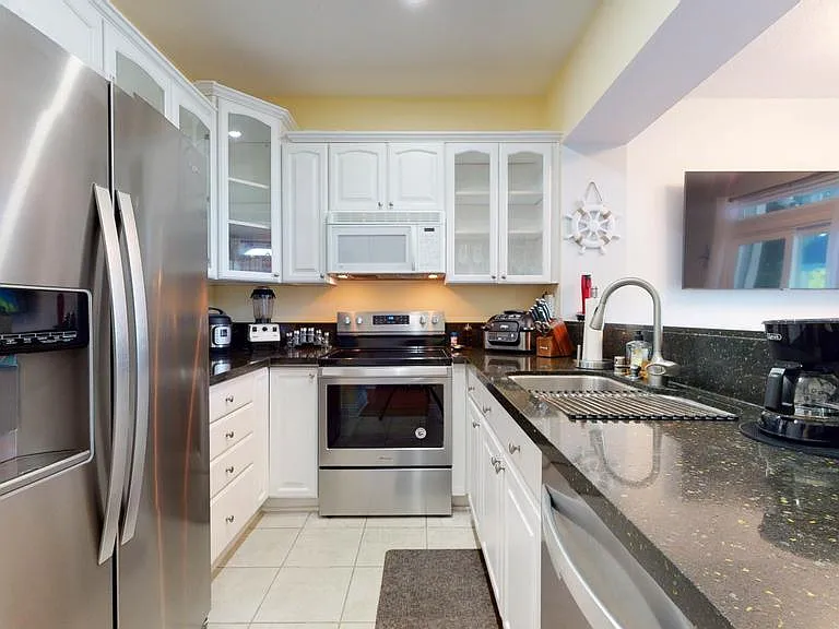 36 Campton Pl — Photo 12