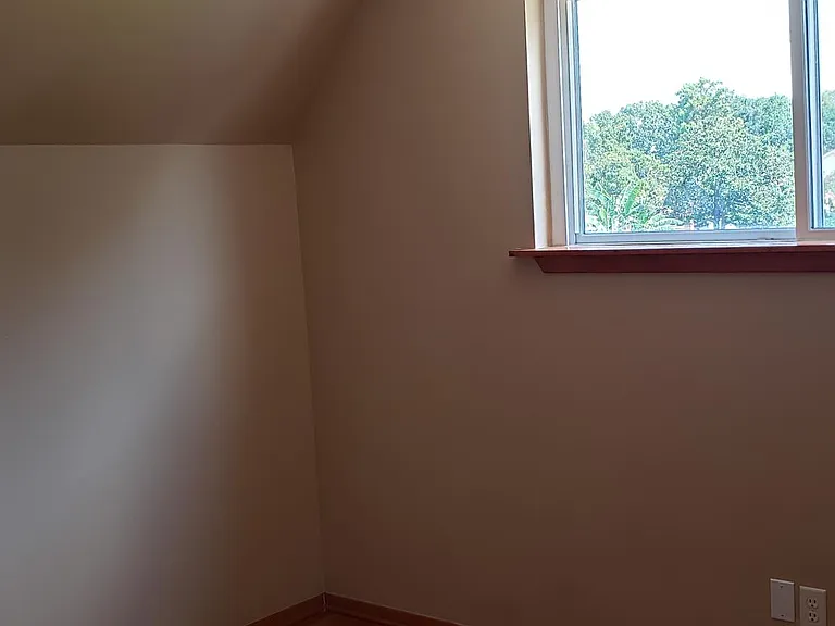 202 Alpha St — Photo 8