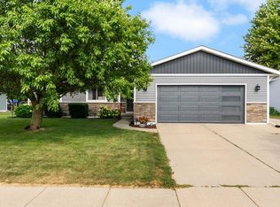 52 Hancock Ln, Evansville, WI 53536