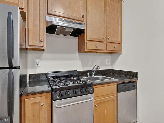 5th image of 1820 Swann St NW #4