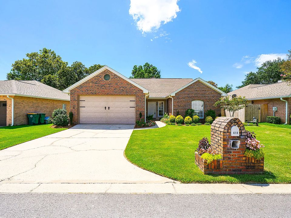1st image of 414 Parkwood Pl