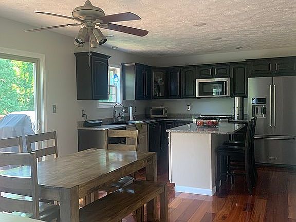 5th image of 77 Pepperbush Ln
