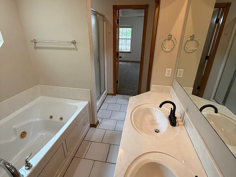 3005 Kaeylee Ln — Photo 12