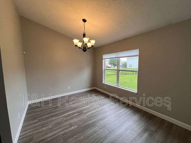 6803 Smithfield Blvd — Photo 10