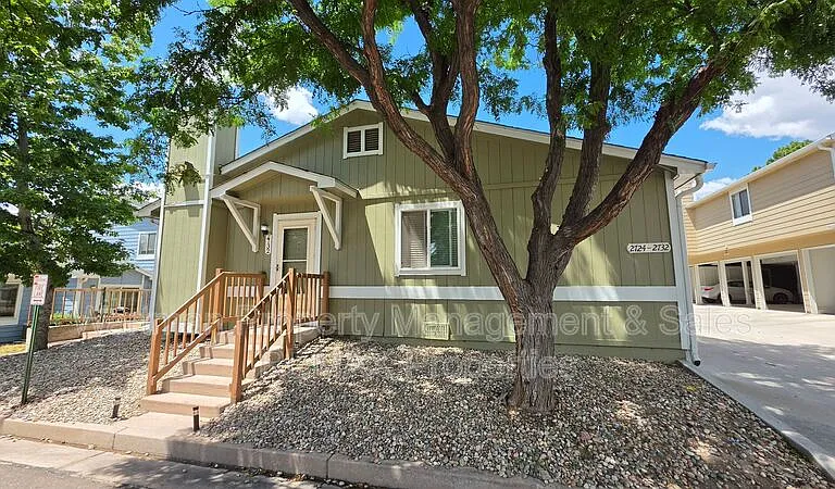 2732 Hearthwood Ln — Photo 2