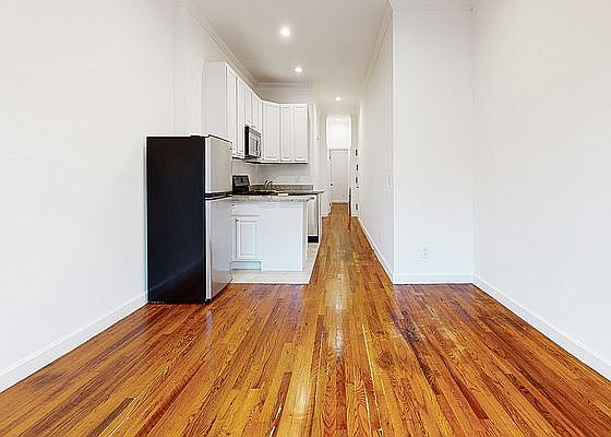 3rd image of 124 W 139th St #2FL3