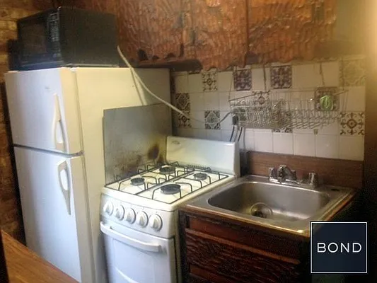 Rented by Bond New York | media 72