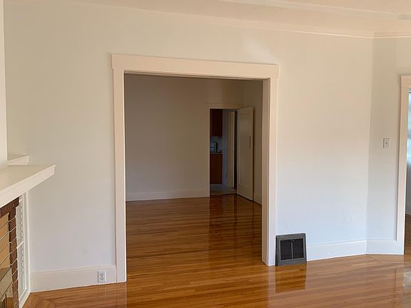 4th image of 1528 Cabrillo St
