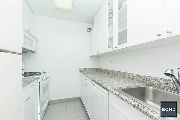 Sold by Bond New York | media 17