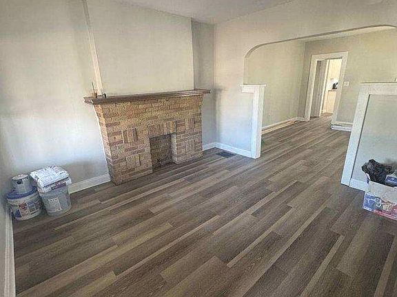 3rd image of 2723-2725 Sullivant Ave
