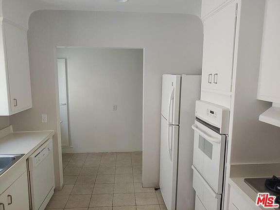 5th image of 9066 Shoreham Dr APT 4