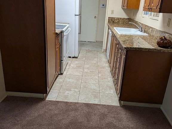 5th image of 915 Fairview Ave APT 10