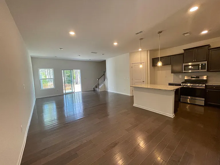 256 Abington St — Photo 5
