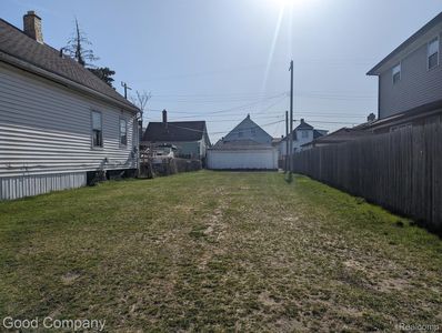 11453 Charest St, Hamtramck, MI, 48212