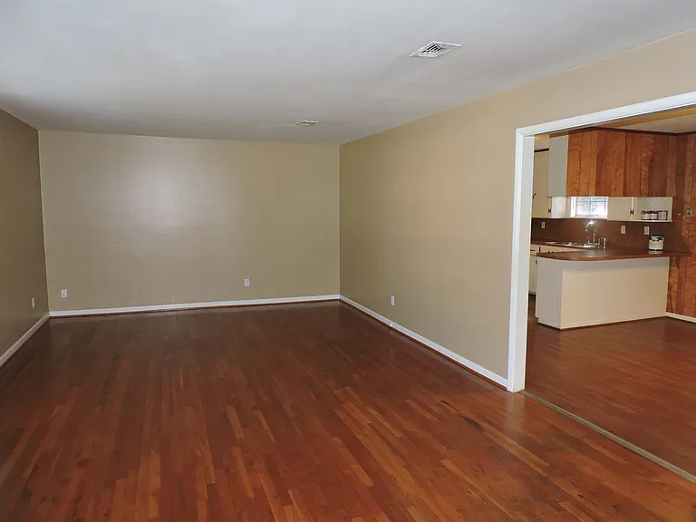 8220 Excelsior Dr — Photo 4