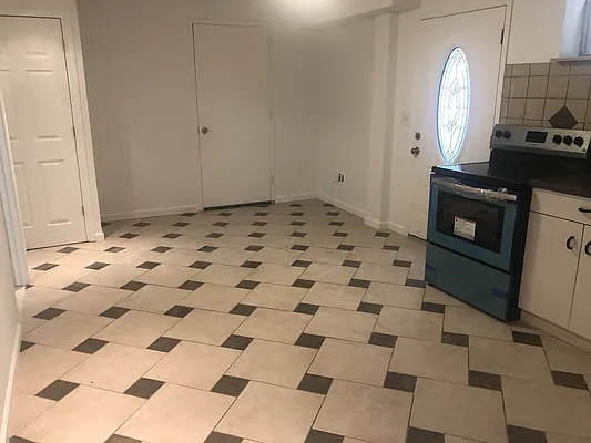 Rented by Signature Spaces NYC Corp | media 33