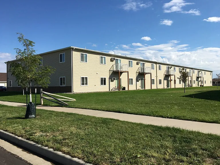 Paramount at the Bluffs Apartments — Photo 12