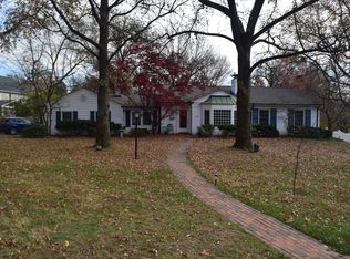 356 Summerdale Ln, Saint Louis, MO 63132