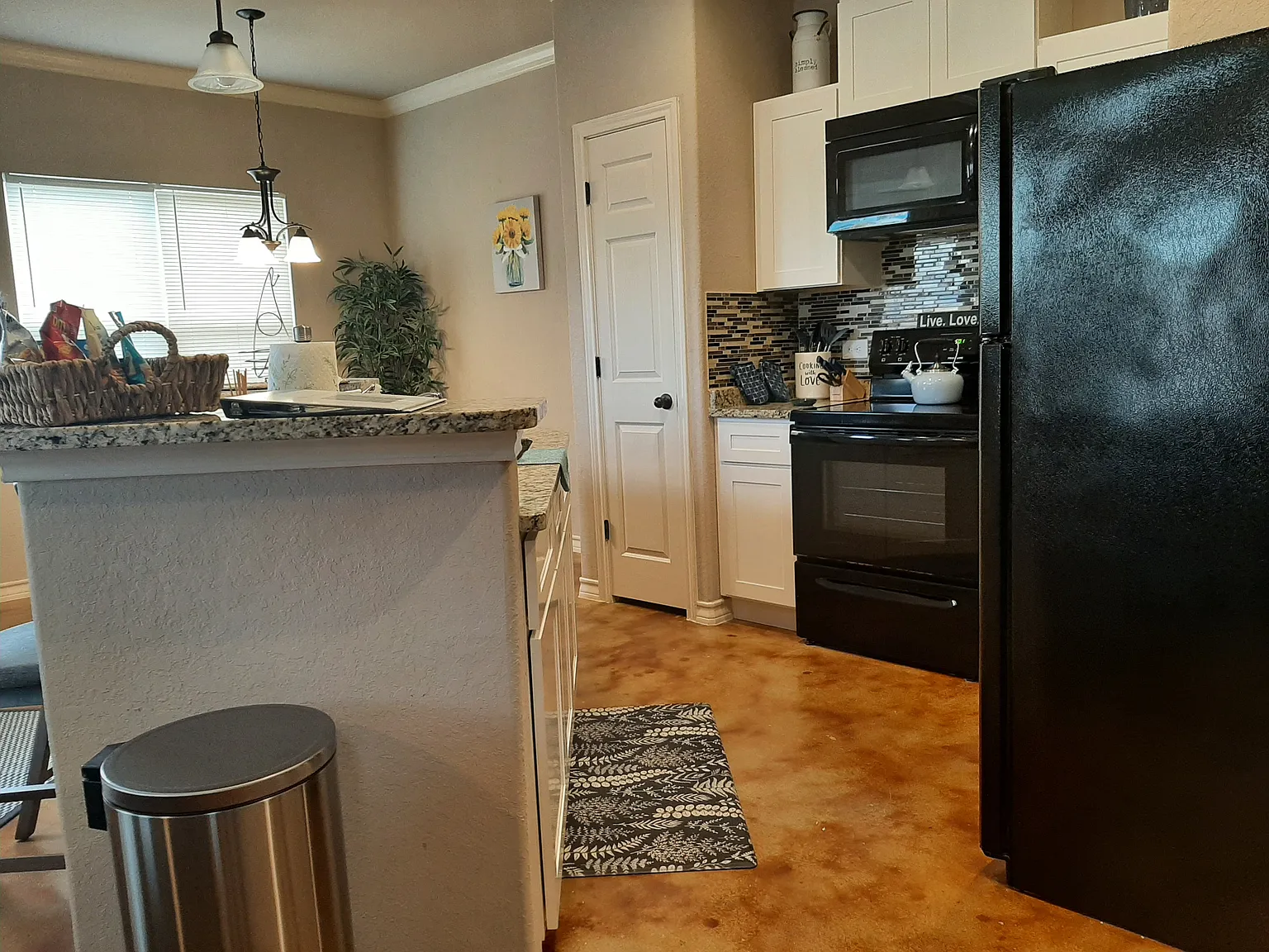3 bed, 2.5 bath, 1466 sqft, $1,600 — Photo 4