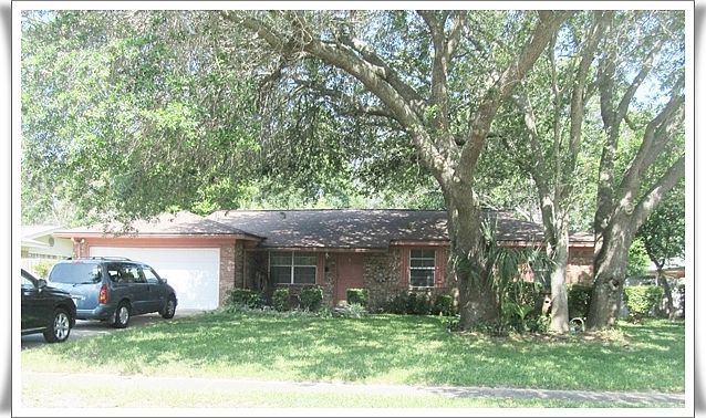 1st image of 5 Regency Park Dr