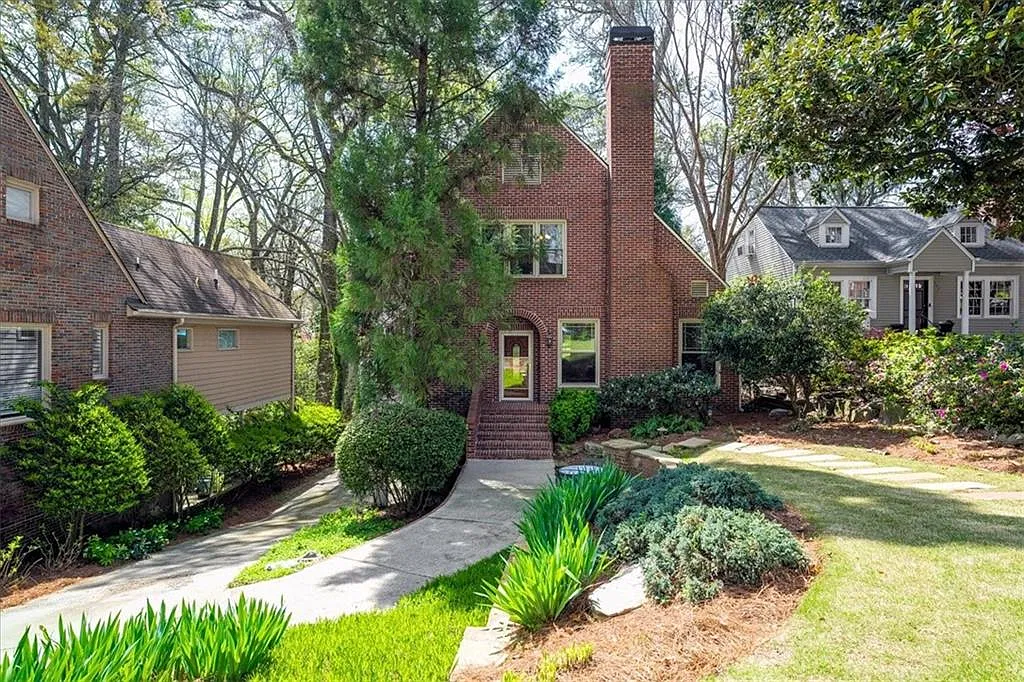 3 bed, 2.5 bath, 2526 sqft, $5,000 — Photo 1