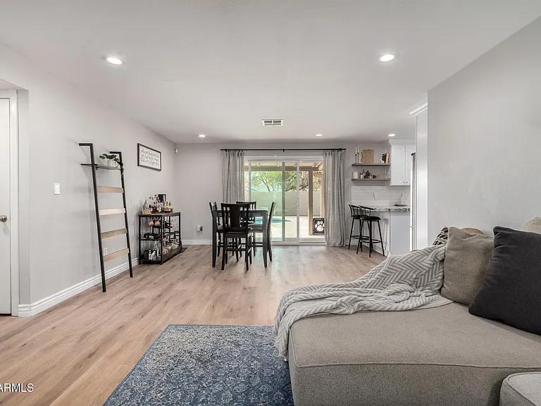 3503 E Campo Bello Dr — Photo 4