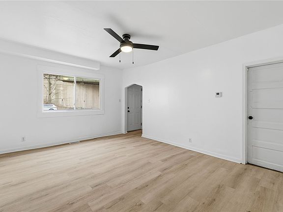 3rd image of 715 Saline St
