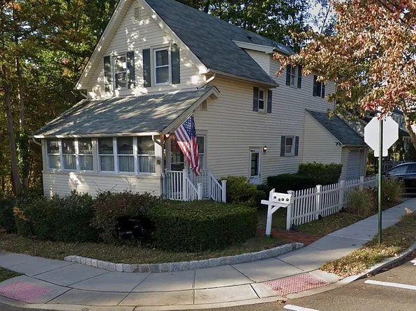 33 Parkway, Maywood, NJ 07607