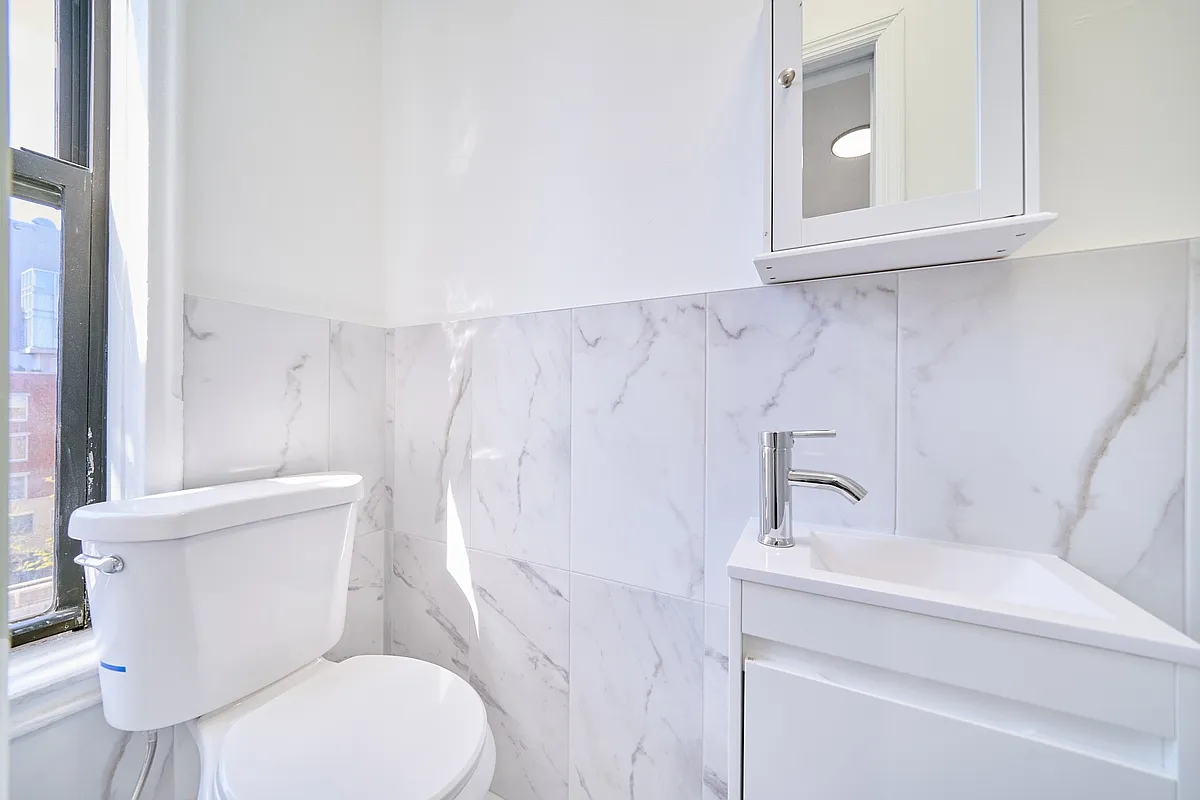 Building Photo - 153 Norfolk St #5D