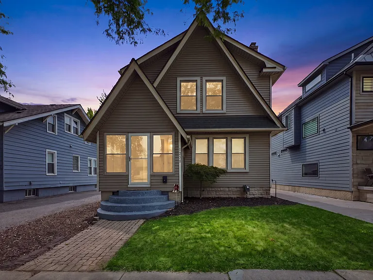 1220 Bird Ave — Photo 1