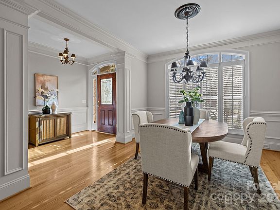 4th image of 5422 Glen Forest Dr