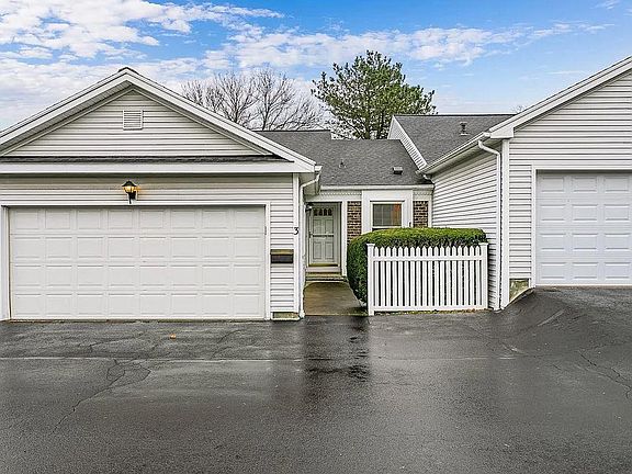 2nd image of 3 Duxbury Hts #3