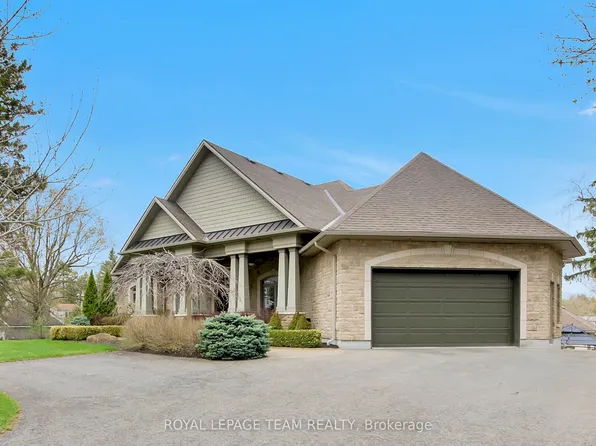 5591 Manotick Main St, Ottawa, ON K4M 1E2
