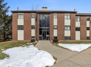 3372 Devonwood Hls NE, Grand Rapids, MI 49525